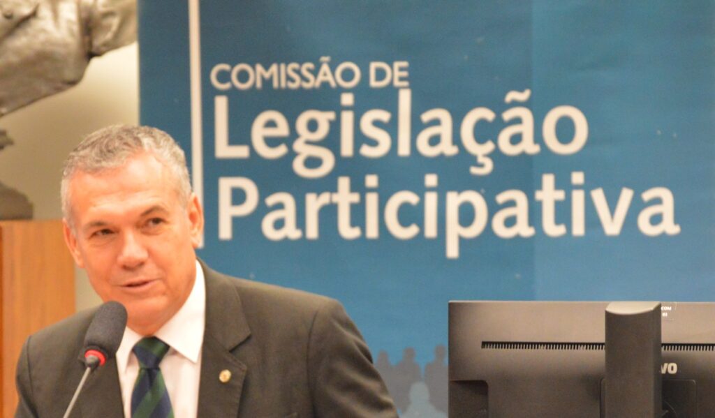 Zé Silva é eleito presidente da Comissão de Legislação Participativa