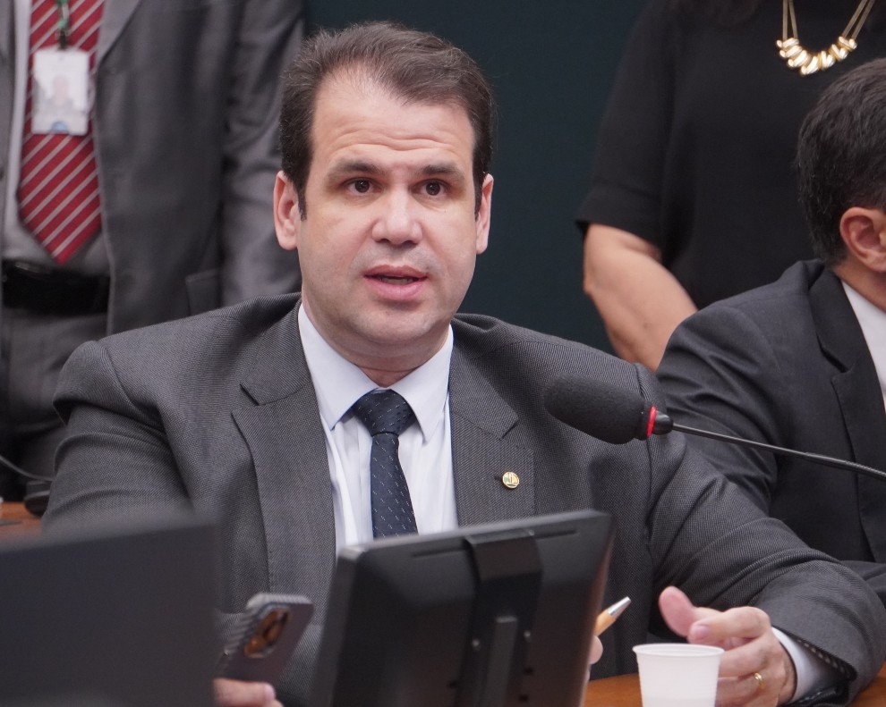 Aureo Ribeiro apresenta três projetos de lei voltados ao combate às milícias