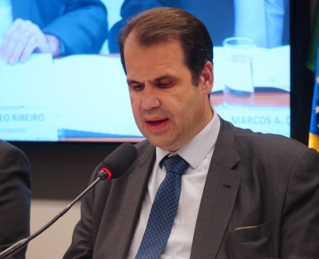 Sargentos da Aeronáutica requisitam melhorias de carreira em audiência pública requisitada por Aureo Ribeiro