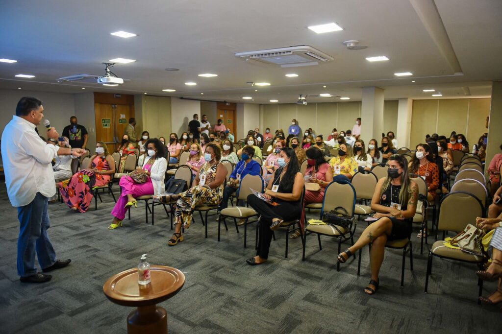 Seminário do Solidariedade (BA) constata que, no ritmo atual, a igualdade de gênero só ocorre na política brasileira em 2118