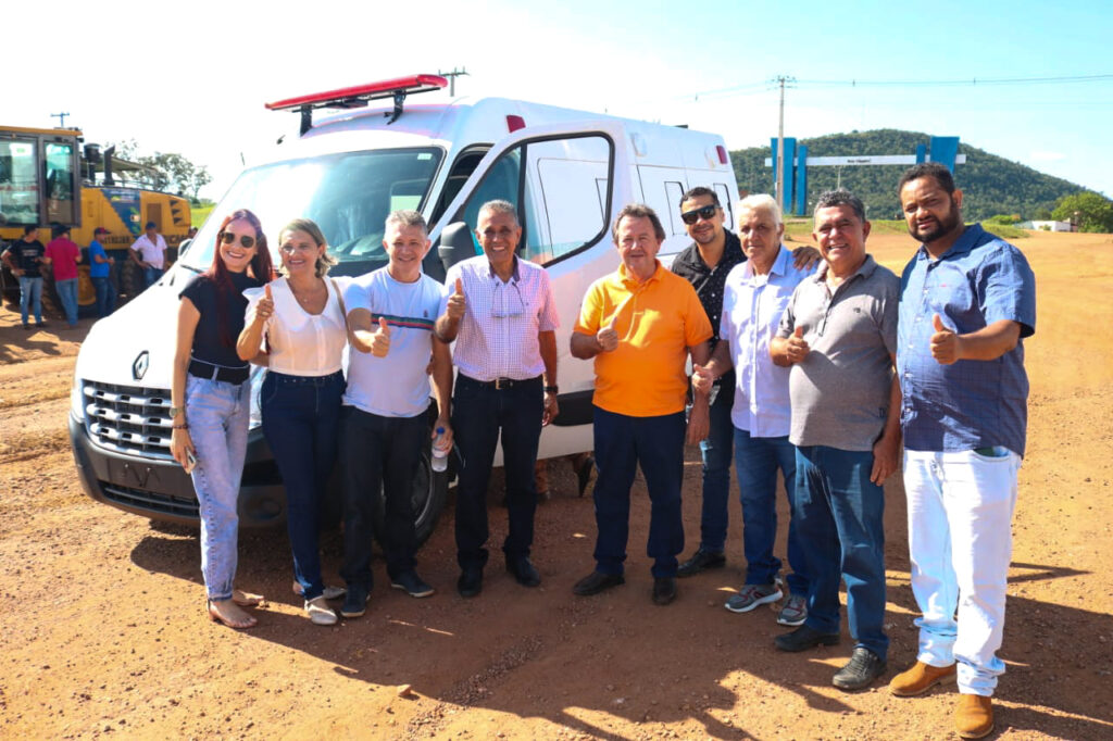 Vilmar entrega ambulância semi-UTI para a cidade de Colméia