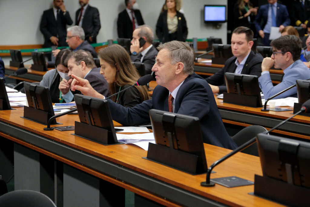 Luizão Goulart apresenta projeto em defesa de filhos das vítimas de feminicídio