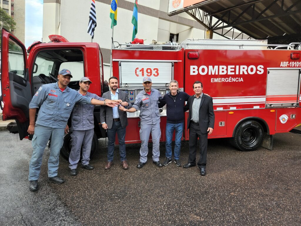 Deputado Alexandre Pereira entrega novas viaturas para os Bombeiros de Jundiaí